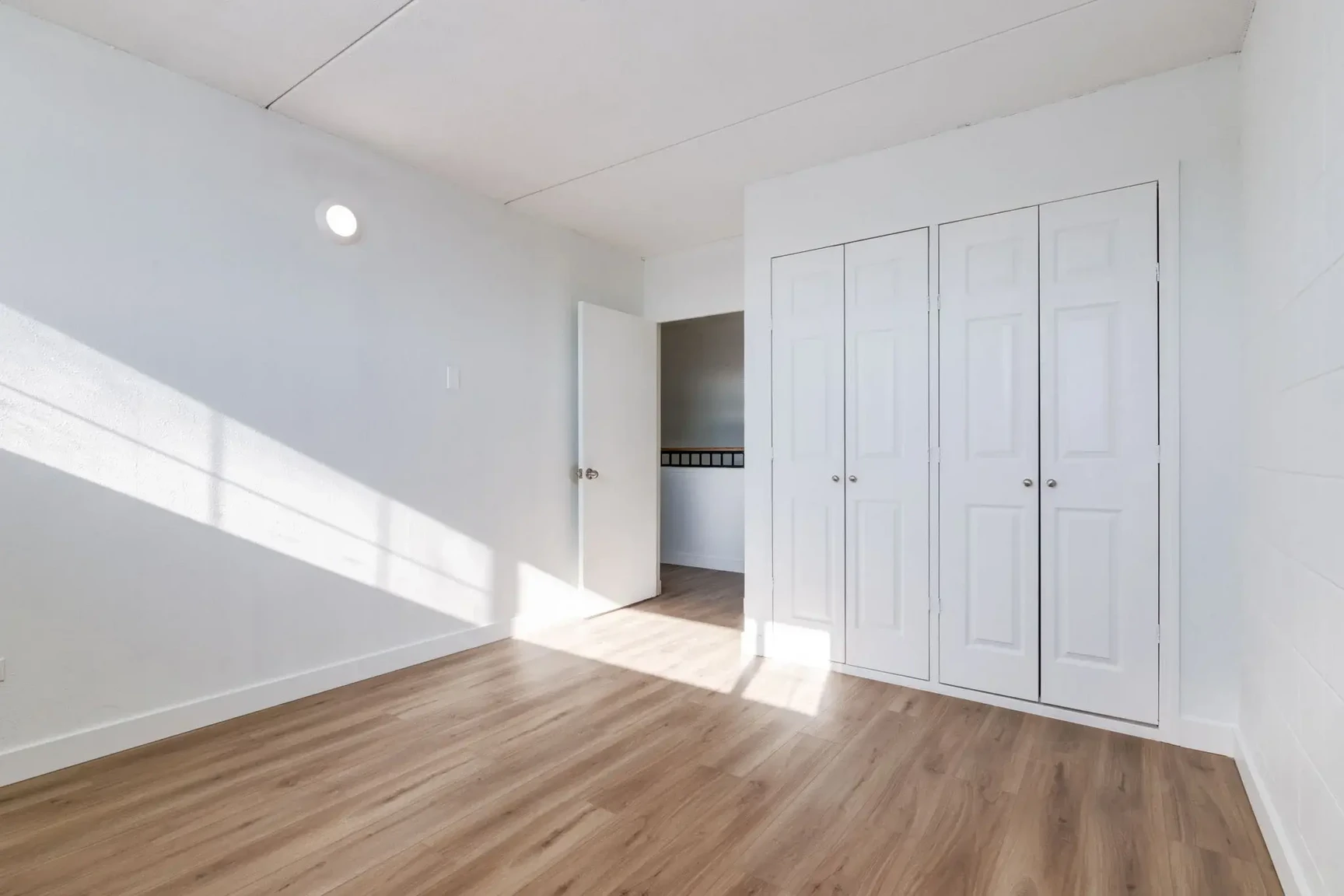 Hillsboro Place - Photo 18