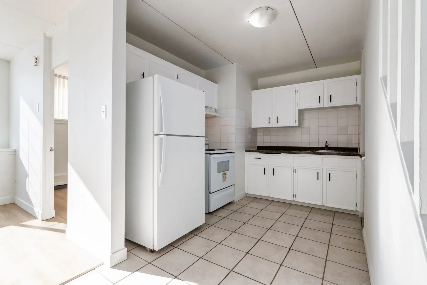 Hillsboro Place - Photo 5