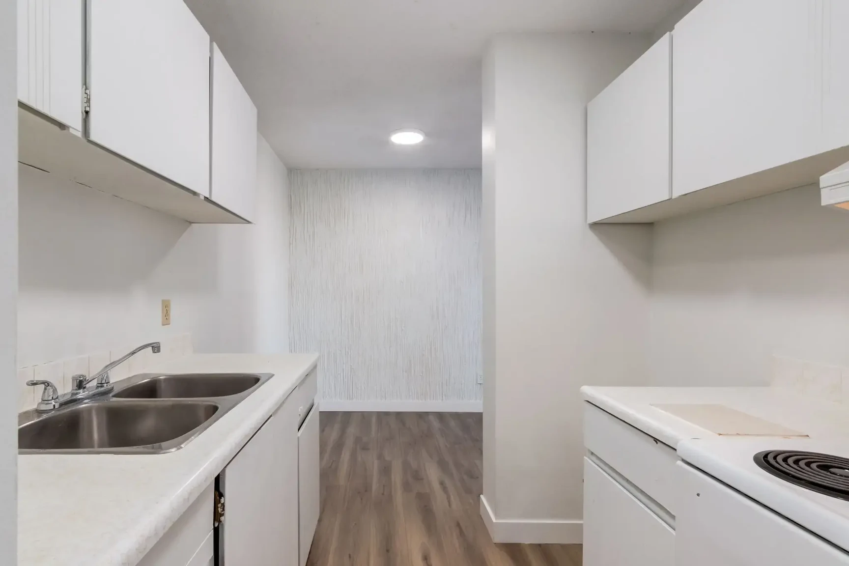 Westside Apartments - Photo 25