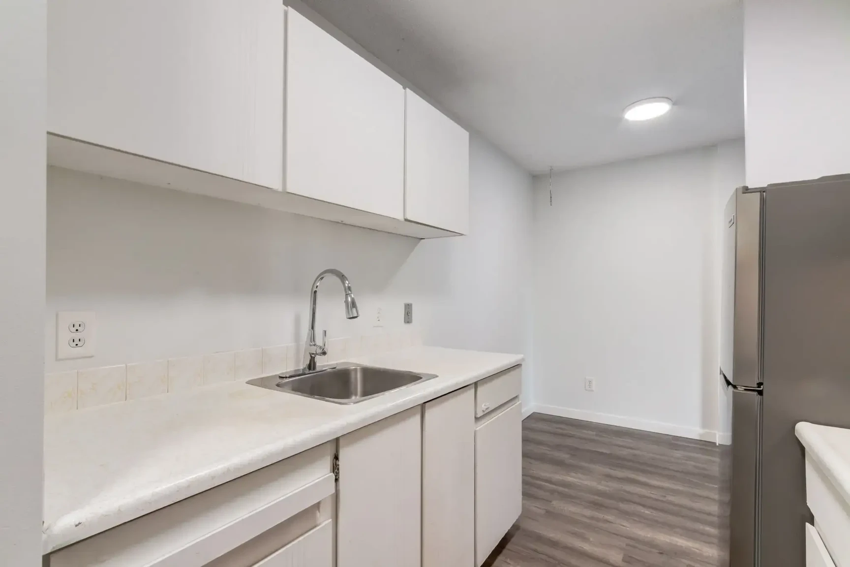 Westside Apartments - Photo 5