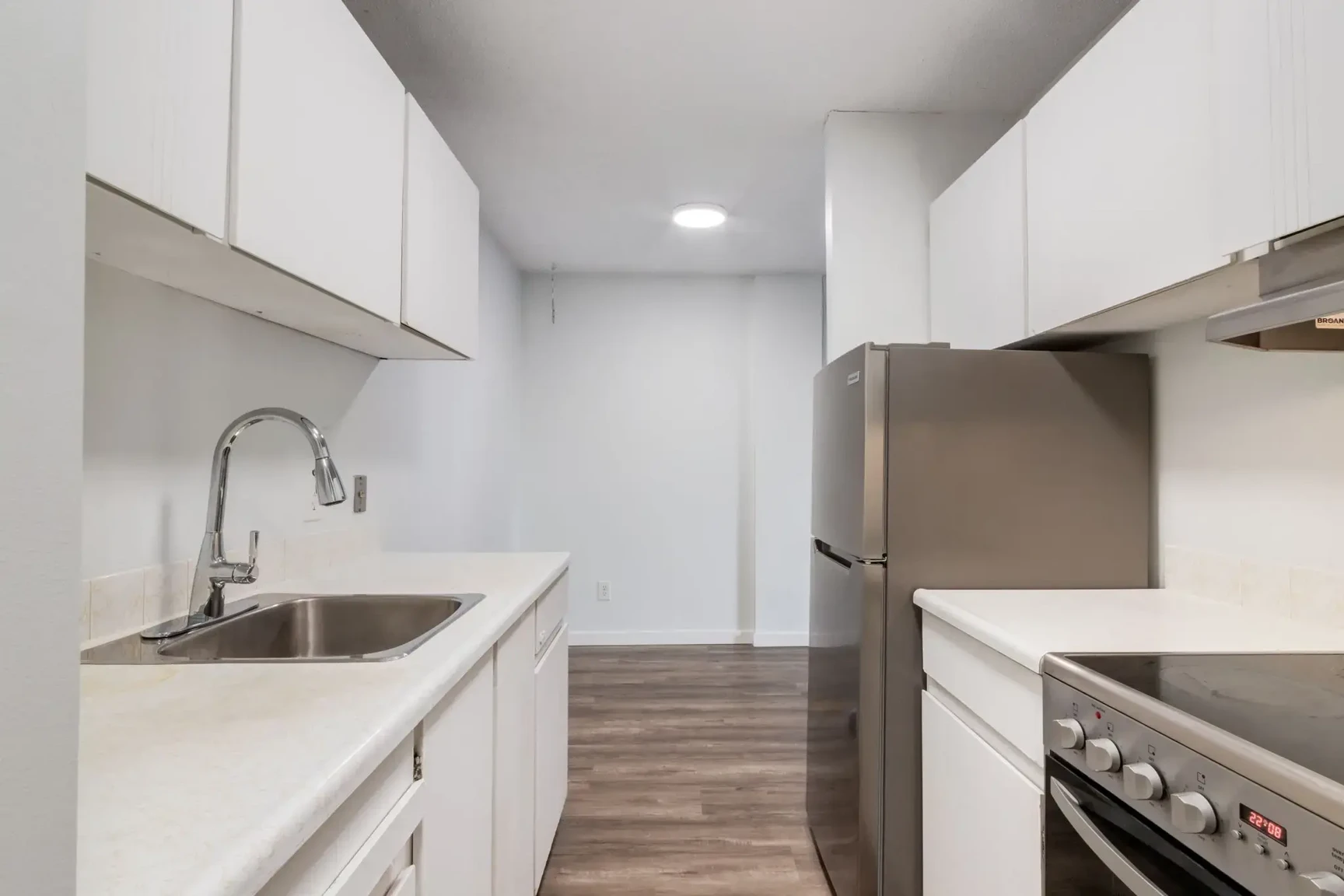 Westside Apartments - Photo 6