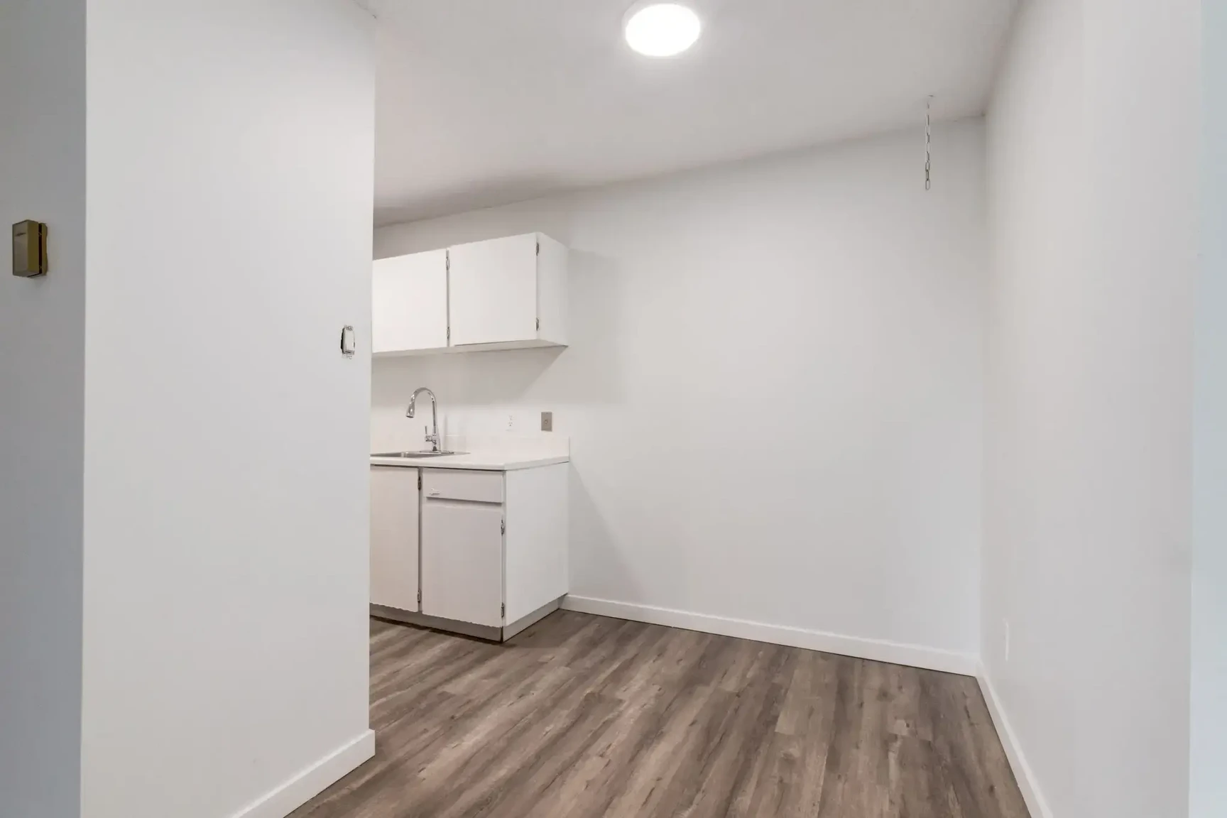 Westside Apartments - Photo 8
