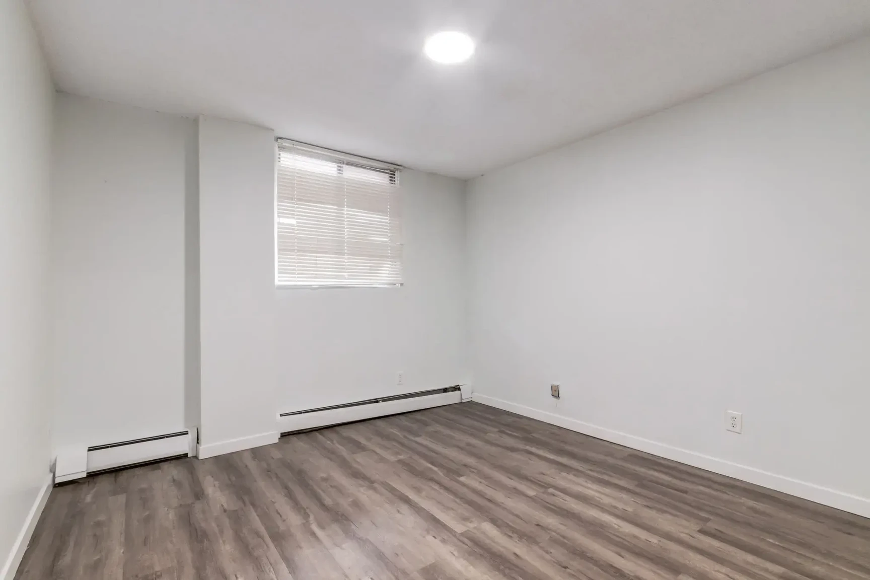 Westside Apartments - Photo 15