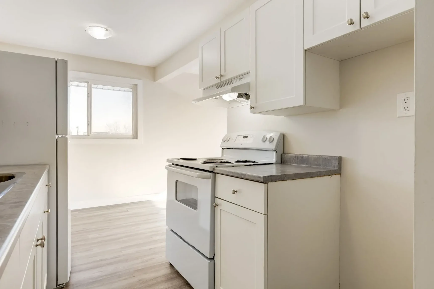 Fernwood Apartments - Photo 5