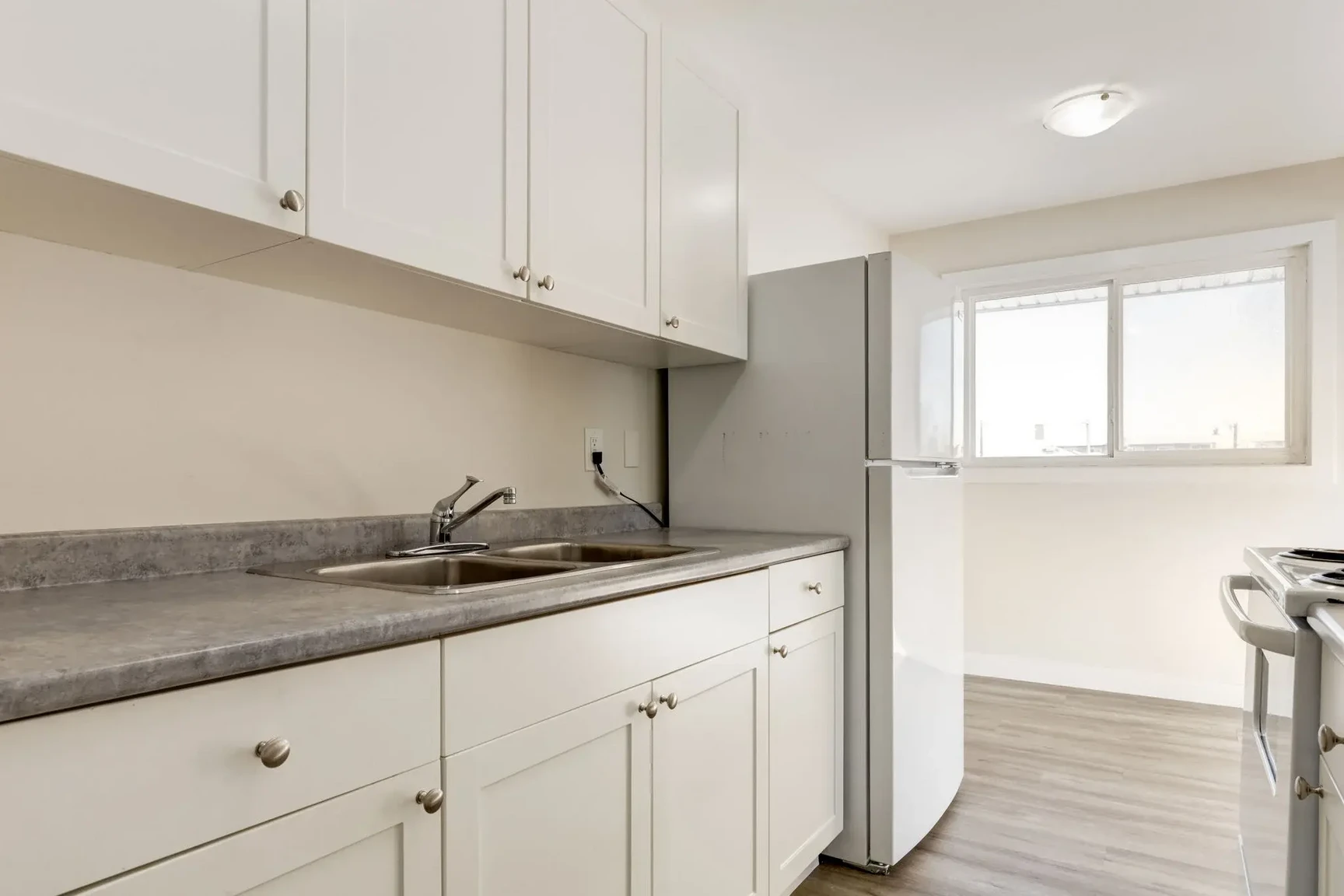 Fernwood Apartments - Photo 6