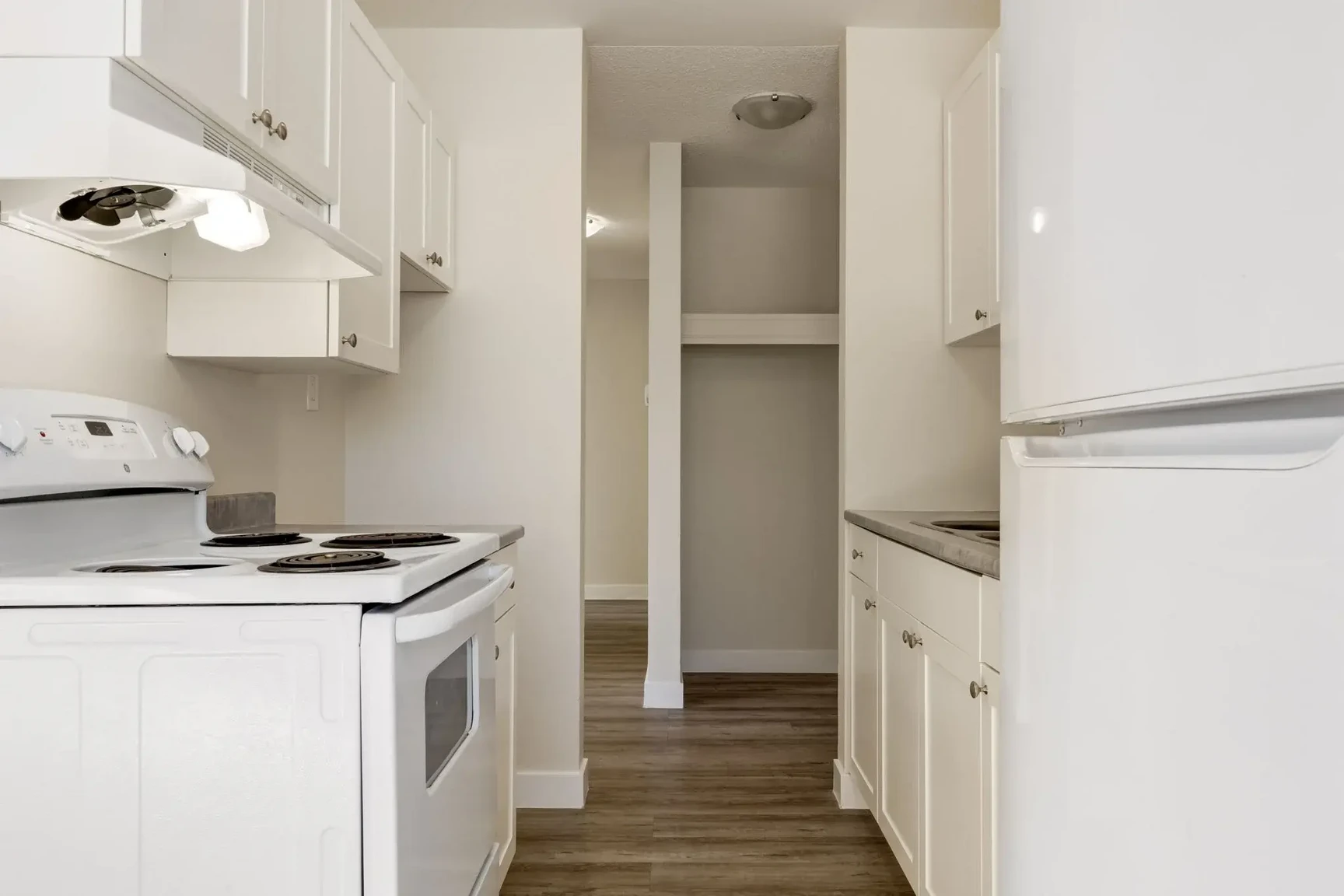 Fernwood Apartments - Photo 7