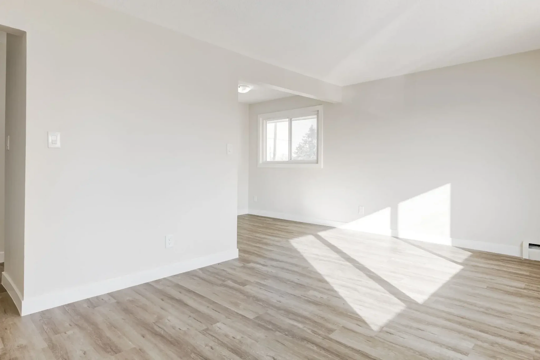 Fernwood Apartments - Photo 3