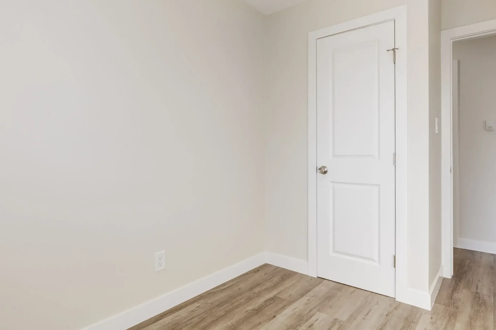 Fernwood Apartments - Photo 11