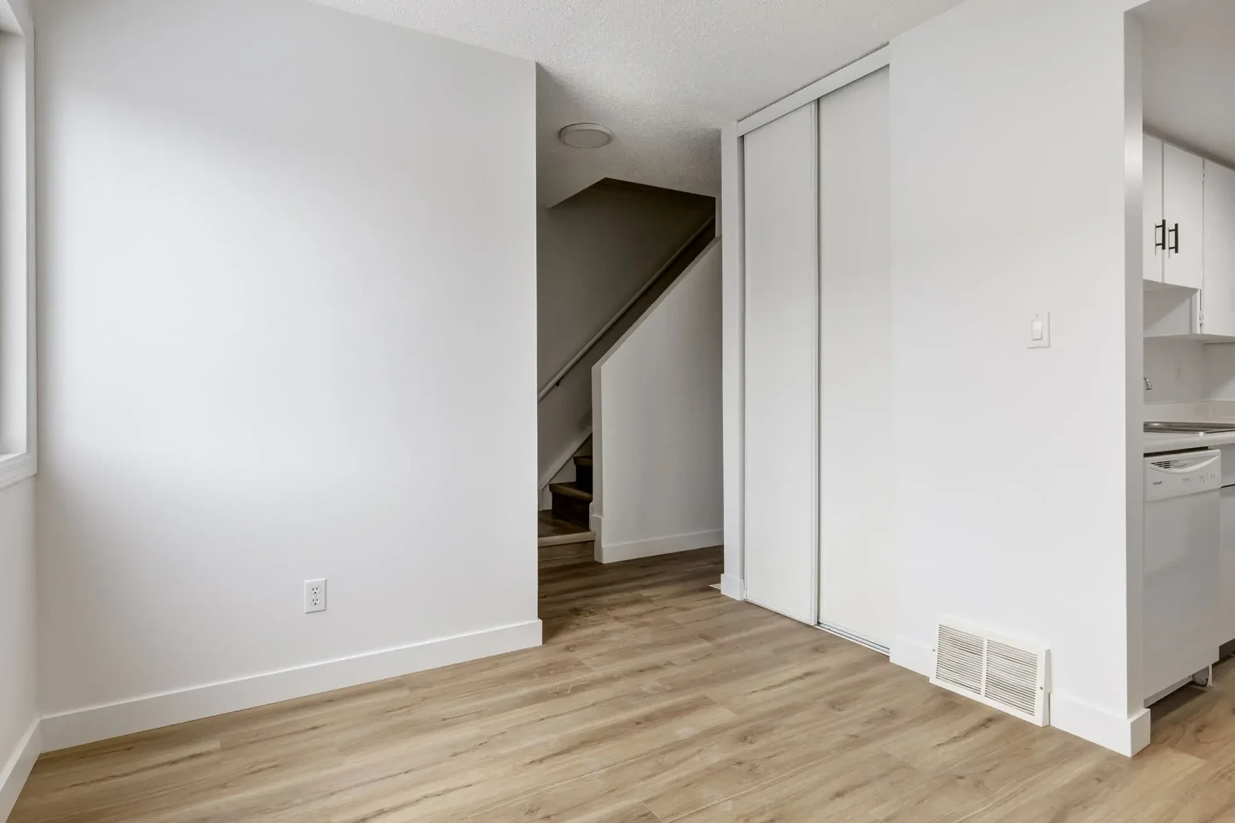 Hartford County Townhomes - Photo 7