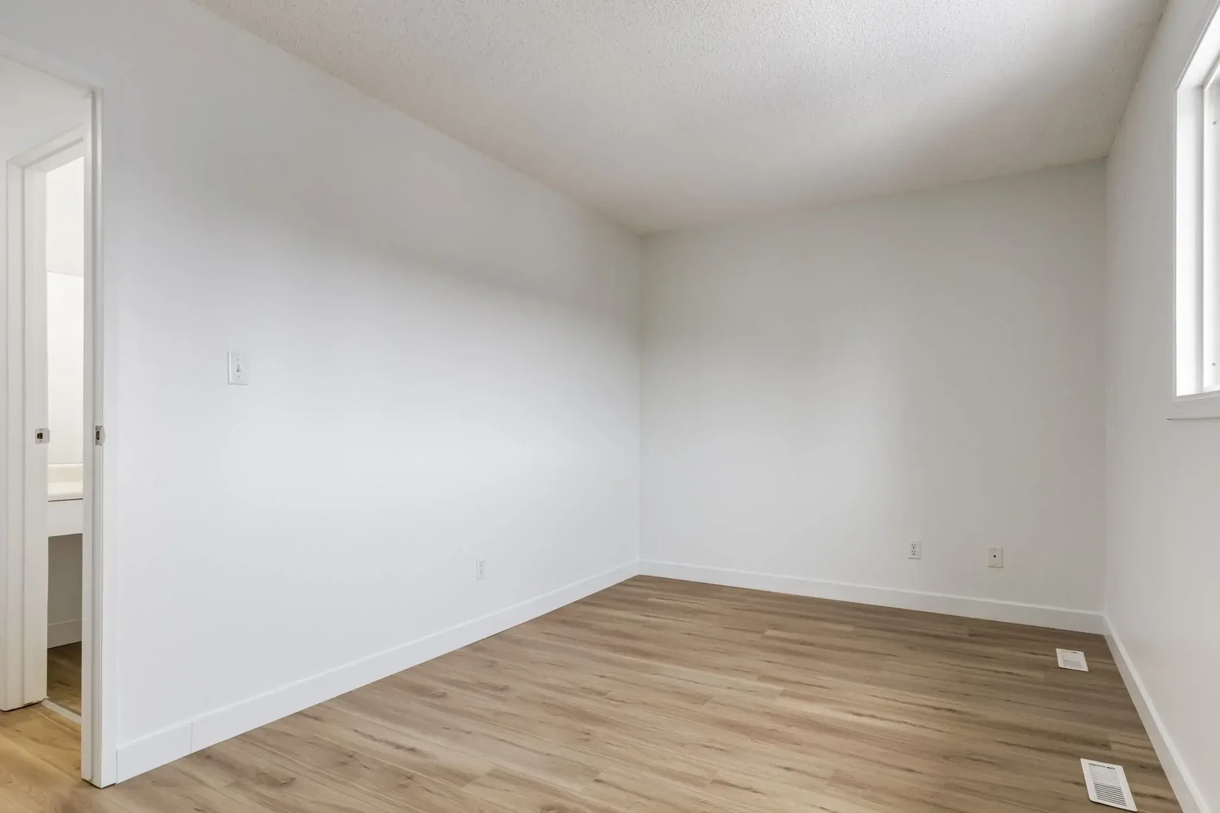 Hartford County Townhomes - Photo 24