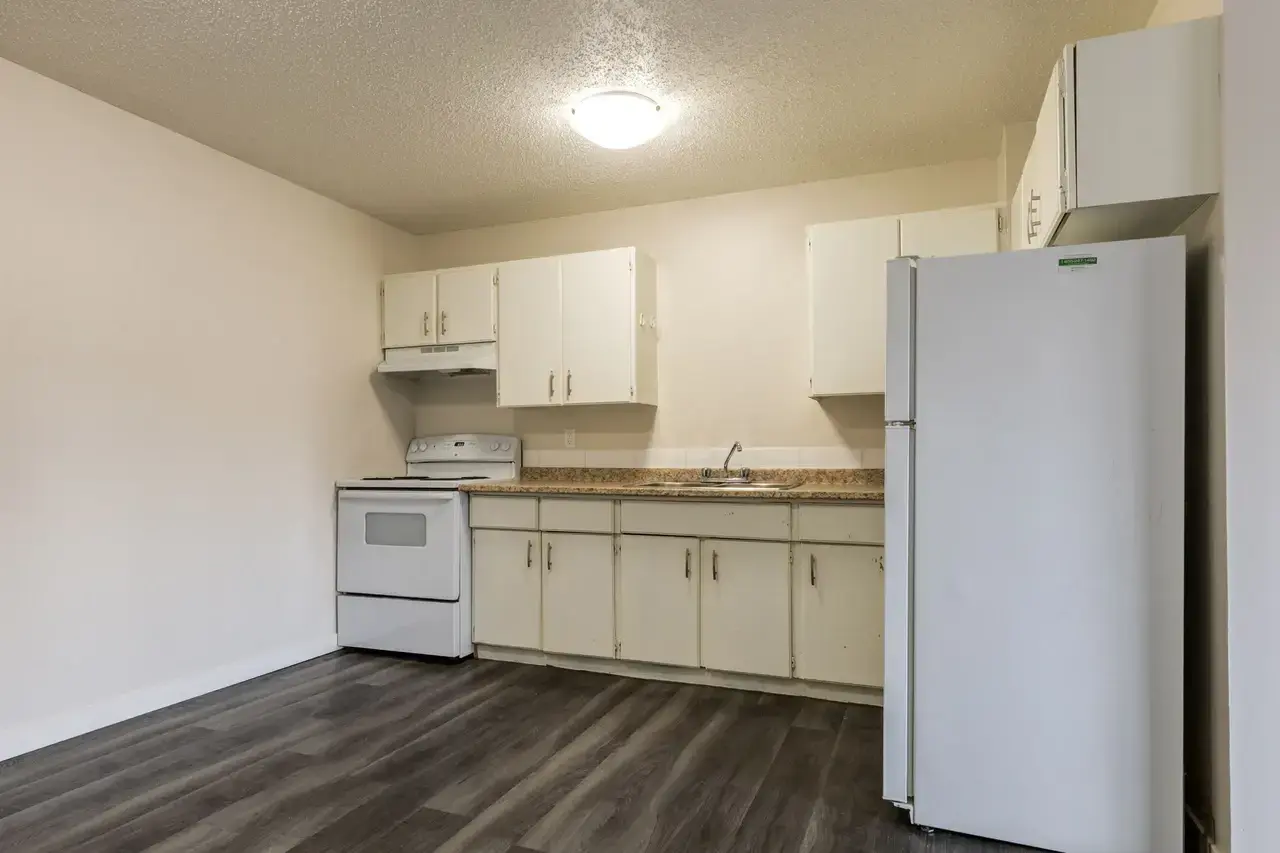 Open-layout kitchen at Spruce View Apartments in Camrose.