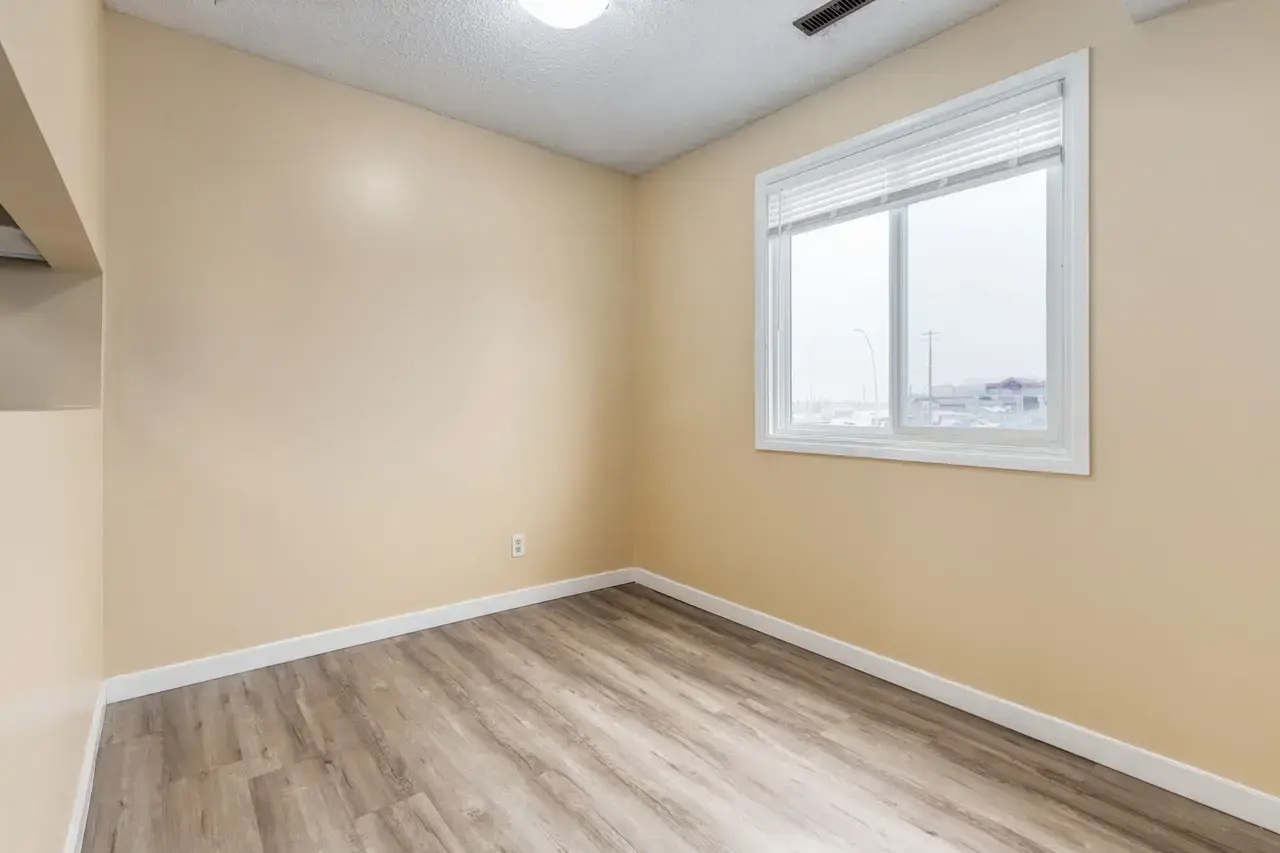 Sunridge Village - Photo 32