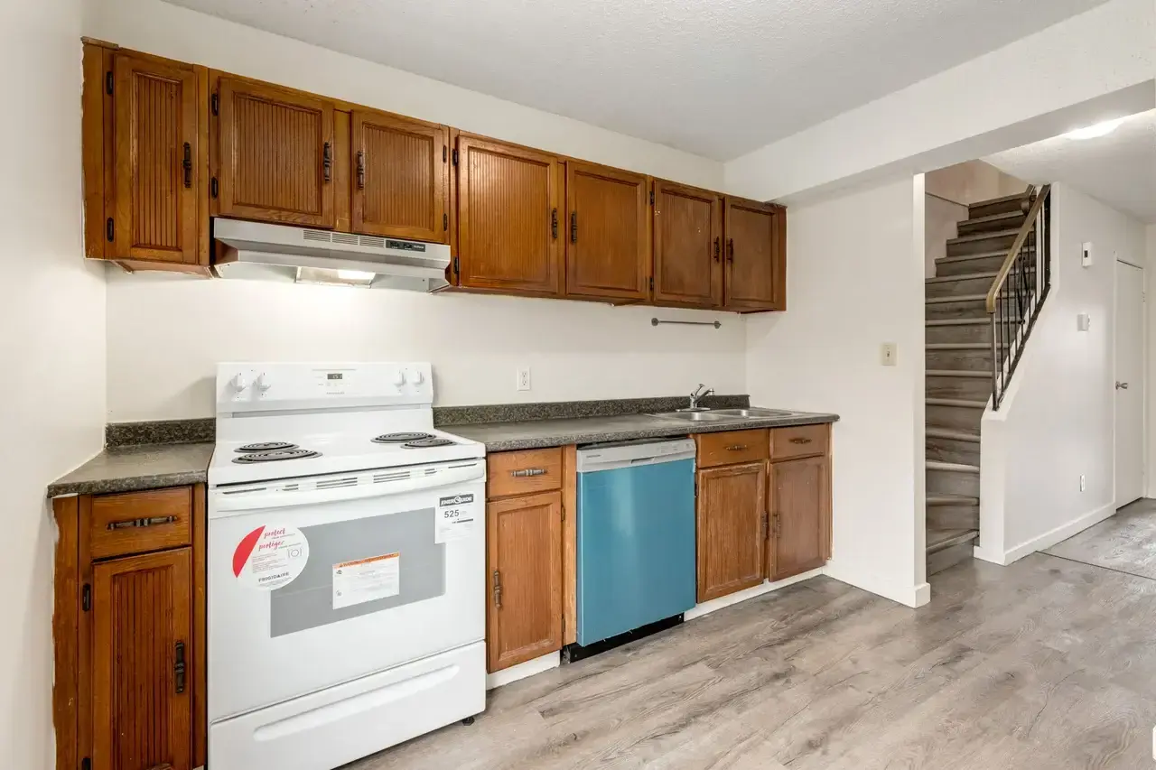 Sunridge Village - Photo 9