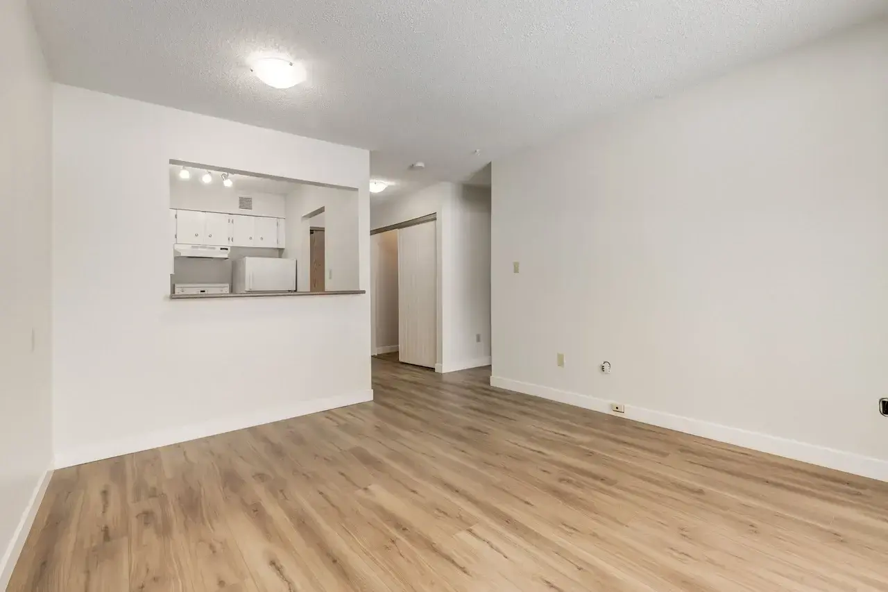 Cedarvilla Apartments - Photo 2
