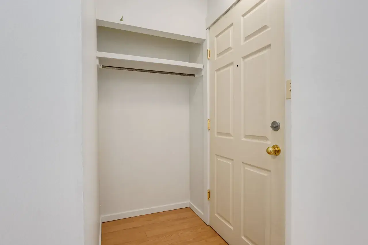 Harvard Towers - Photo 14