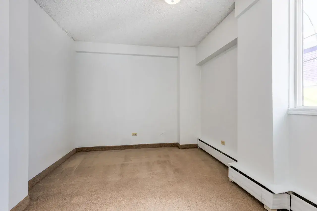 Harvard Towers - Photo 22