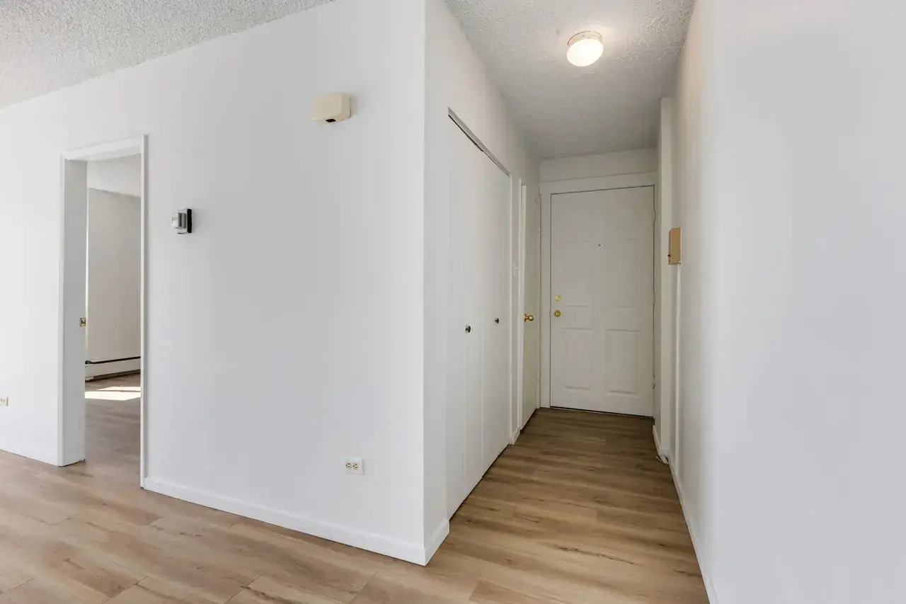 Harvard Towers - Photo 11