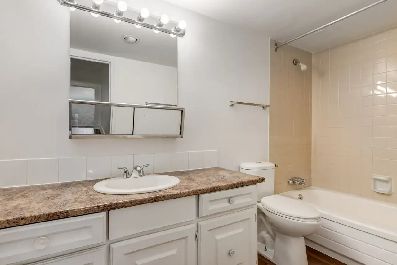 Applewood Village - Photo 16