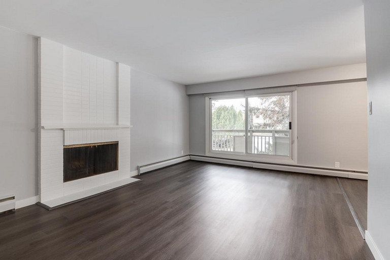 Glenmore Gardens Townhomes & Coachhomes