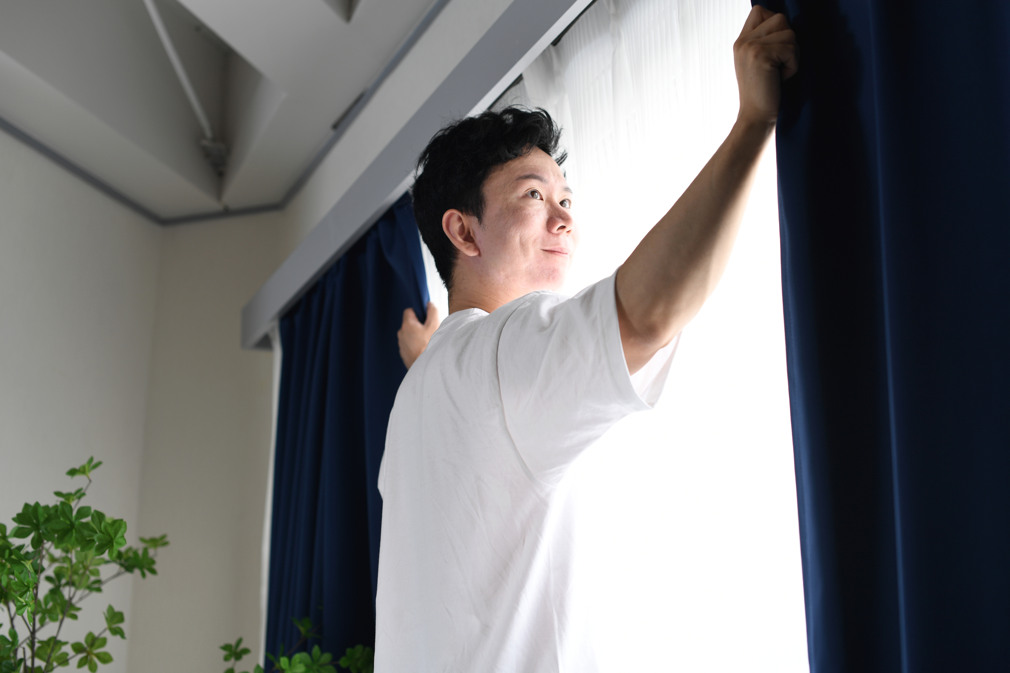 Learn how curtains can help cool your apartment.