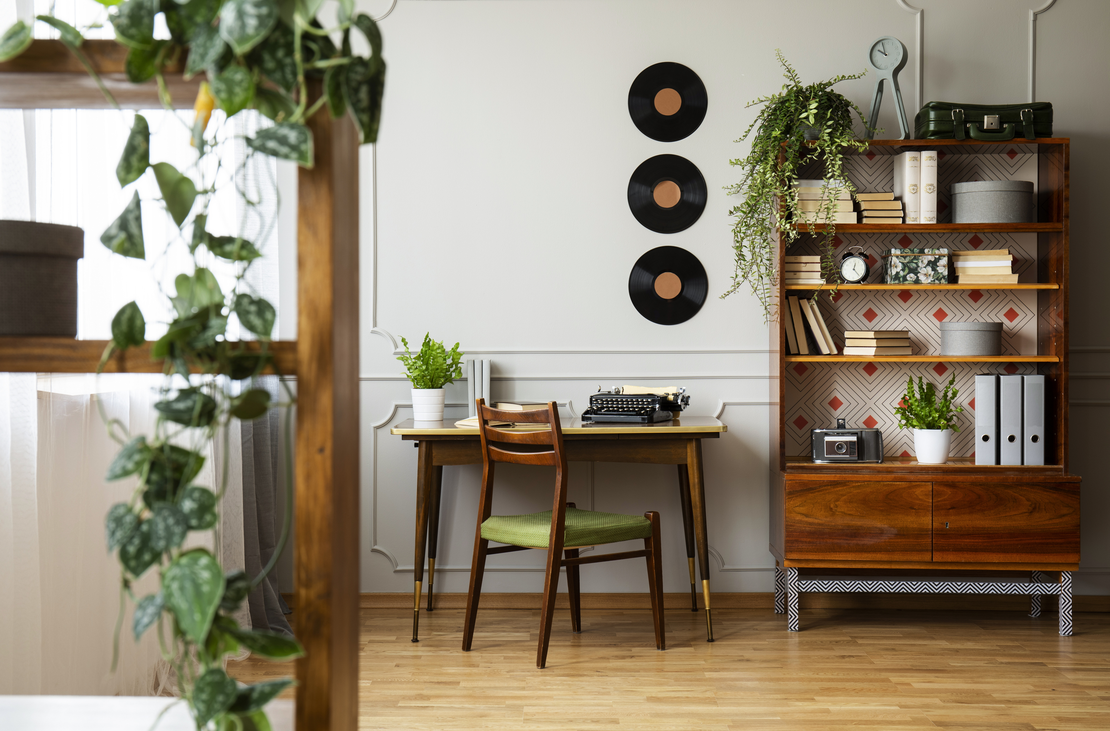 Check out why more renters are choosing to thrift in 2026.