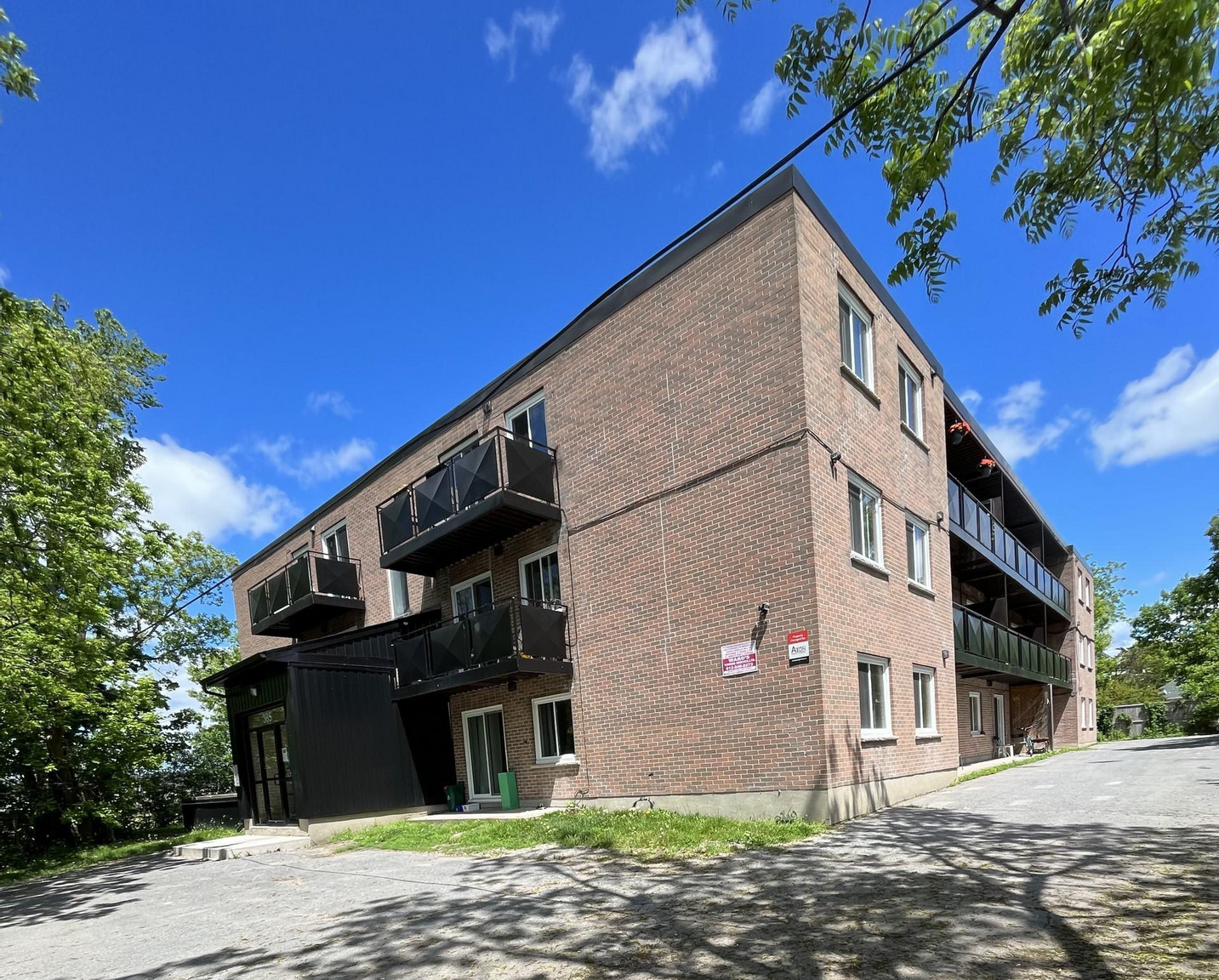 385 Division Street