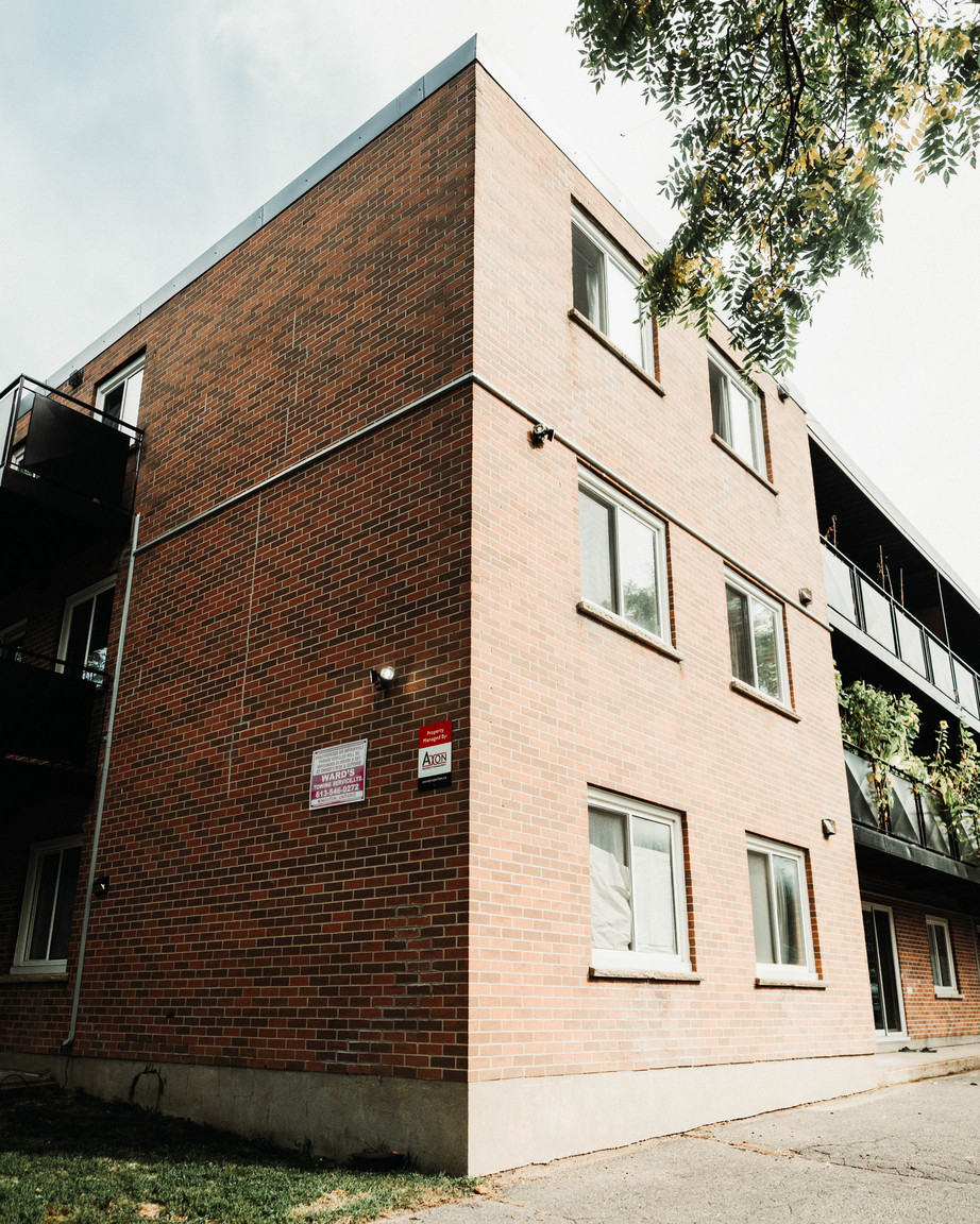 385 Division Street - Photo 2