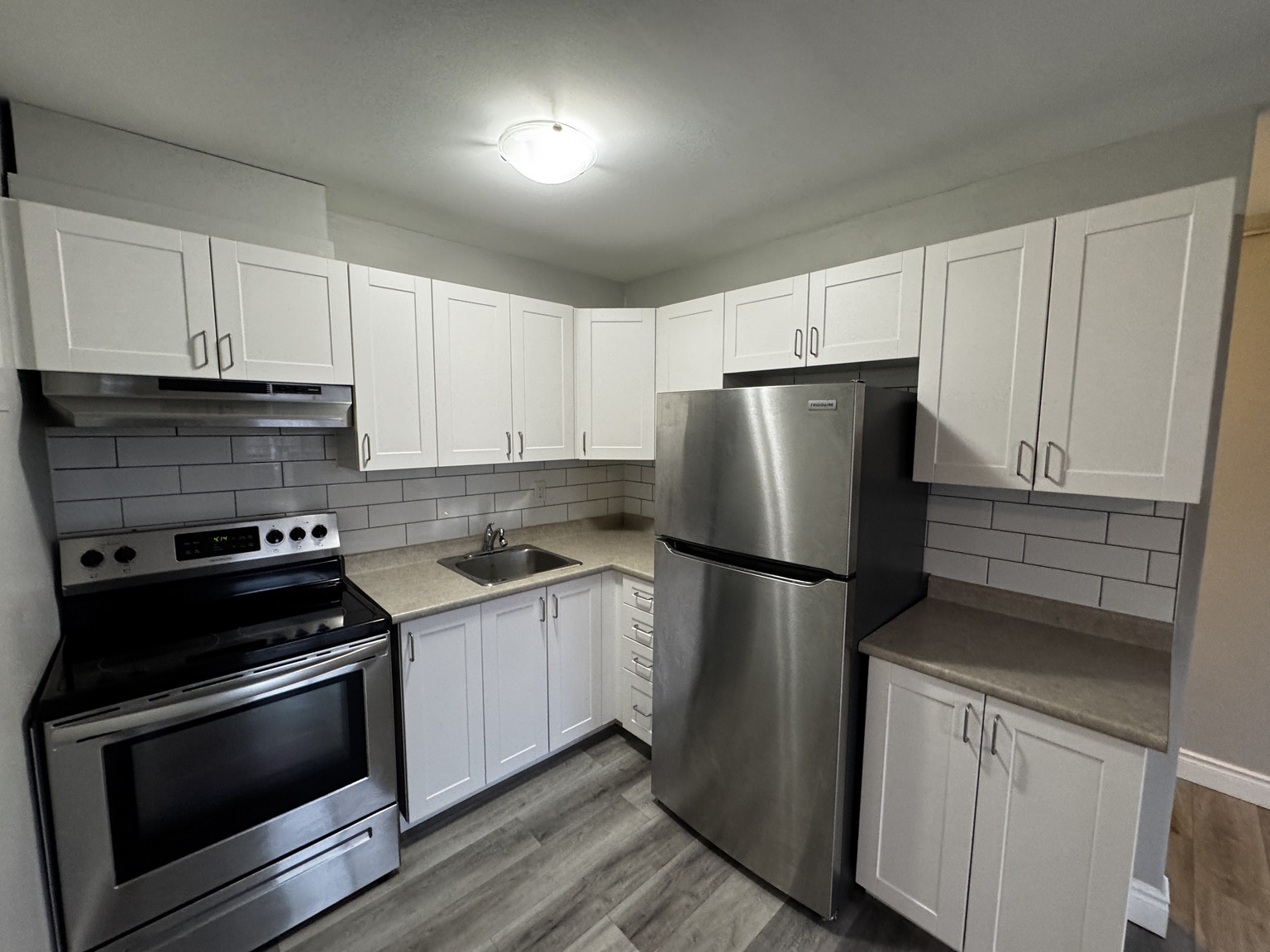 385 Division Street - Photo 11