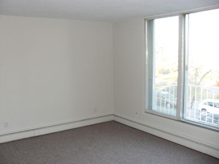 Crestview Apartments - Photo 4