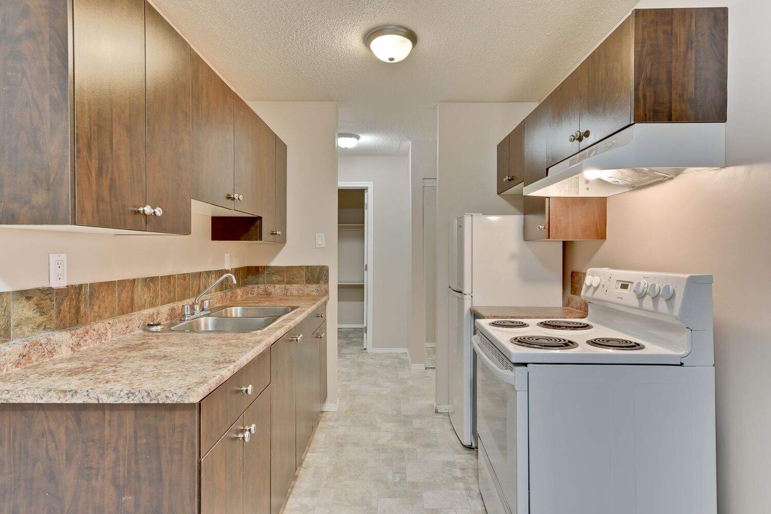 MacKenzie Apartments - Photo 19