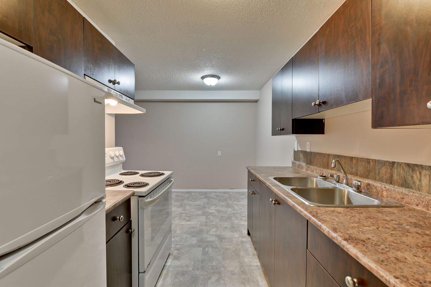 MacKenzie Apartments - Photo 22
