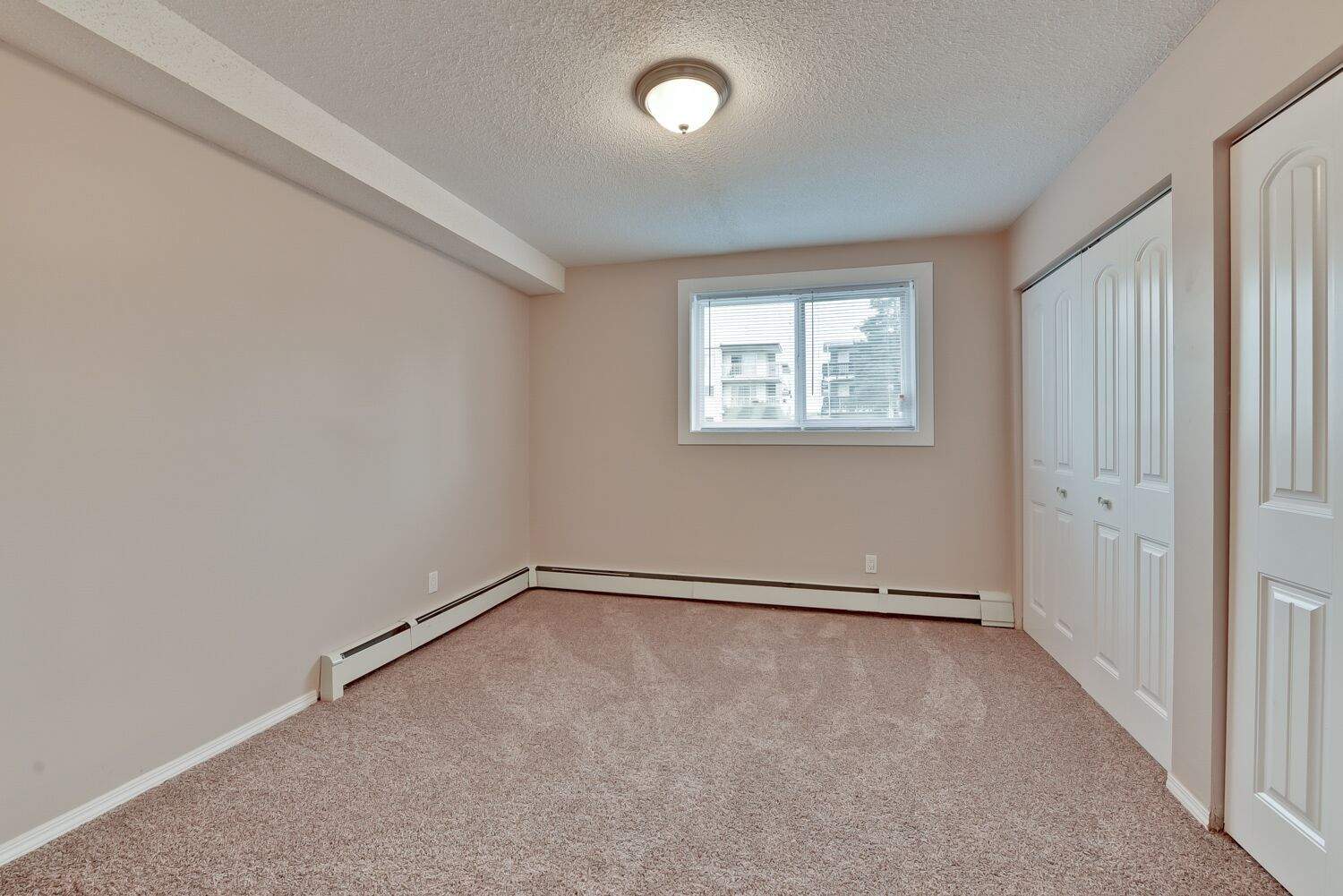 MacKenzie Apartments - Photo 28
