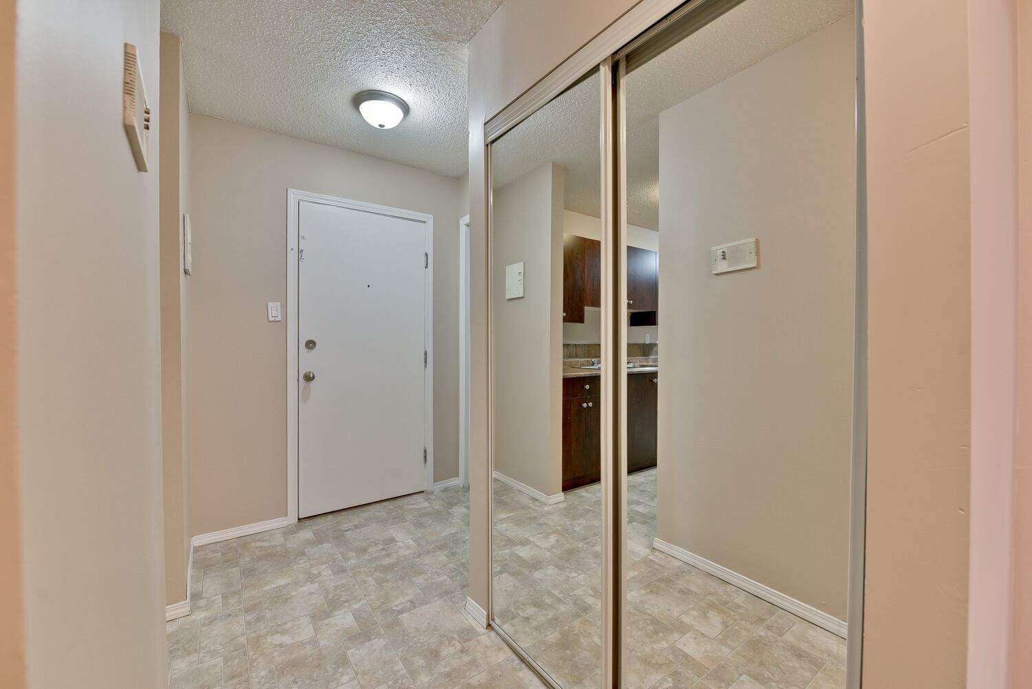 MacKenzie Apartments - Photo 49