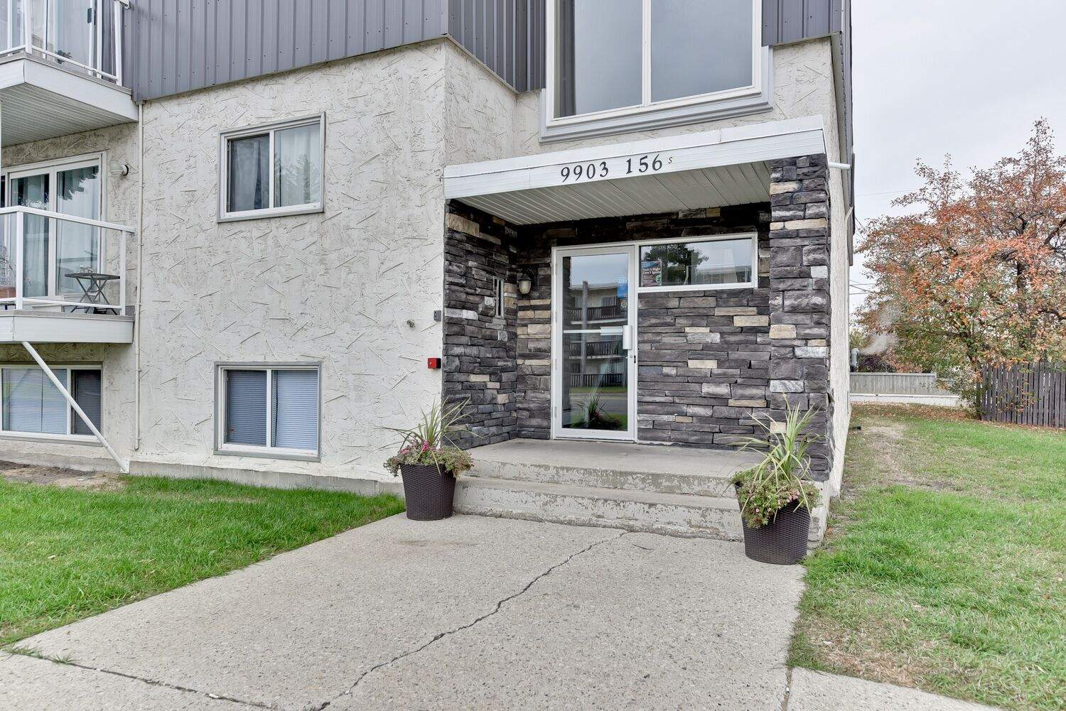 MacKenzie Apartments - Photo 16