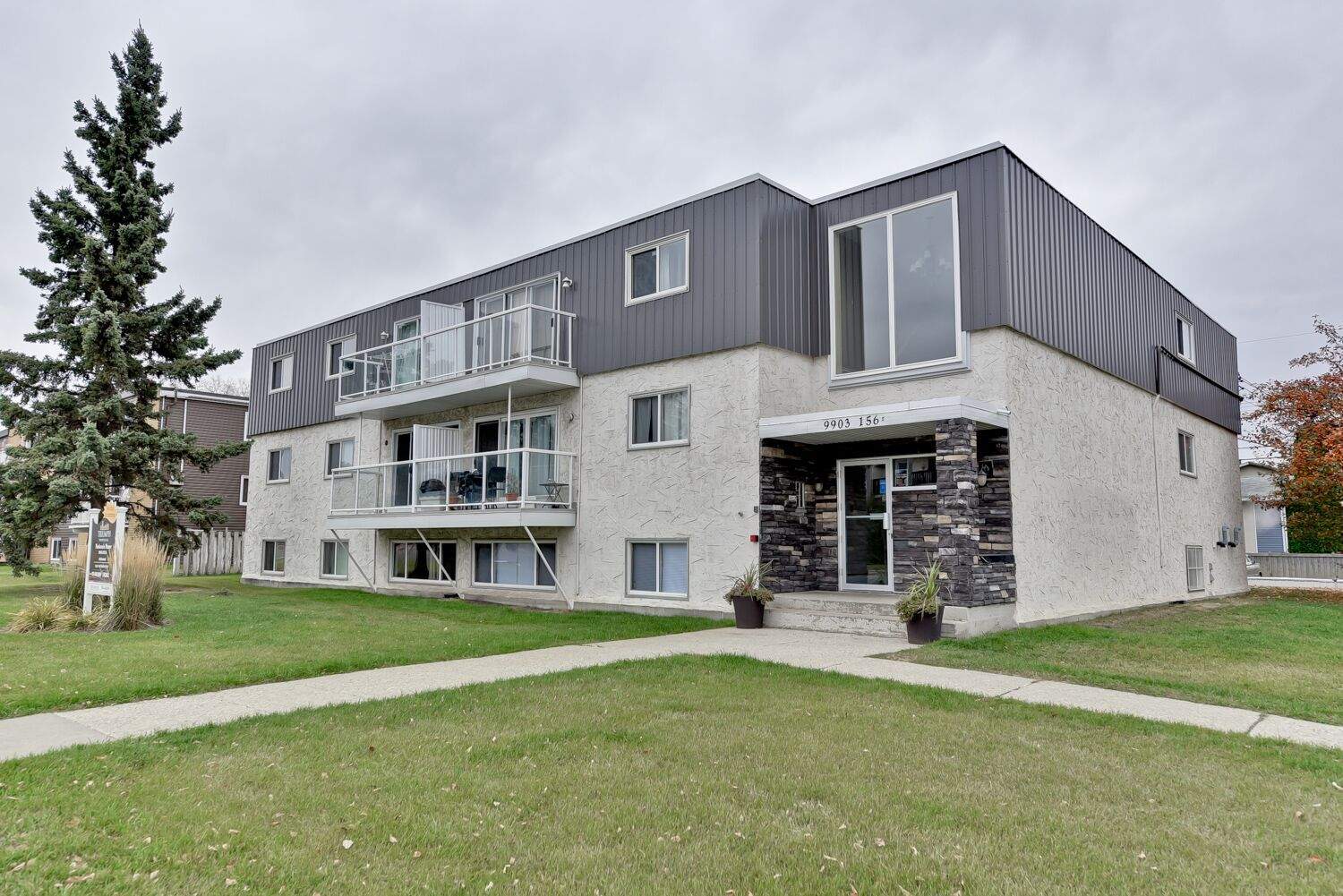 MacKenzie Apartments
