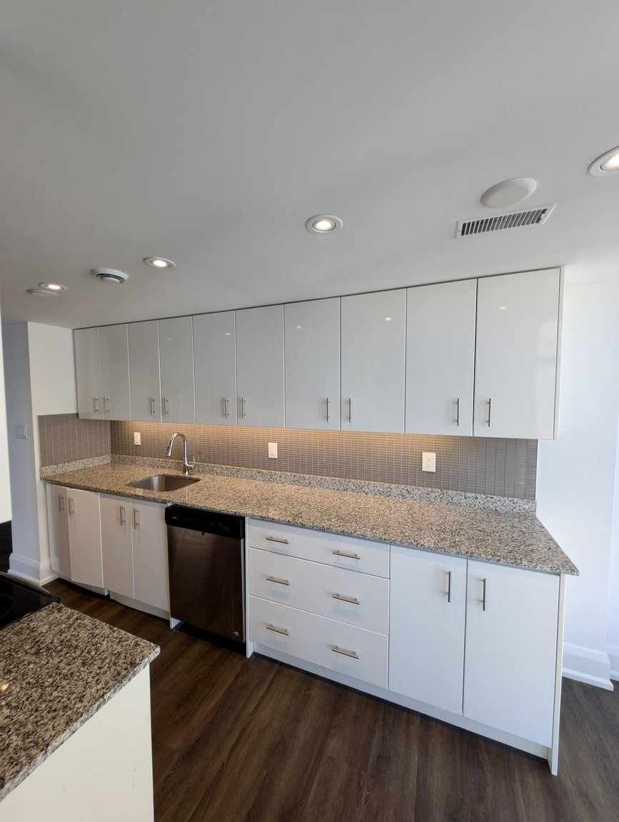 Bay Charles Towers  - Photo 12