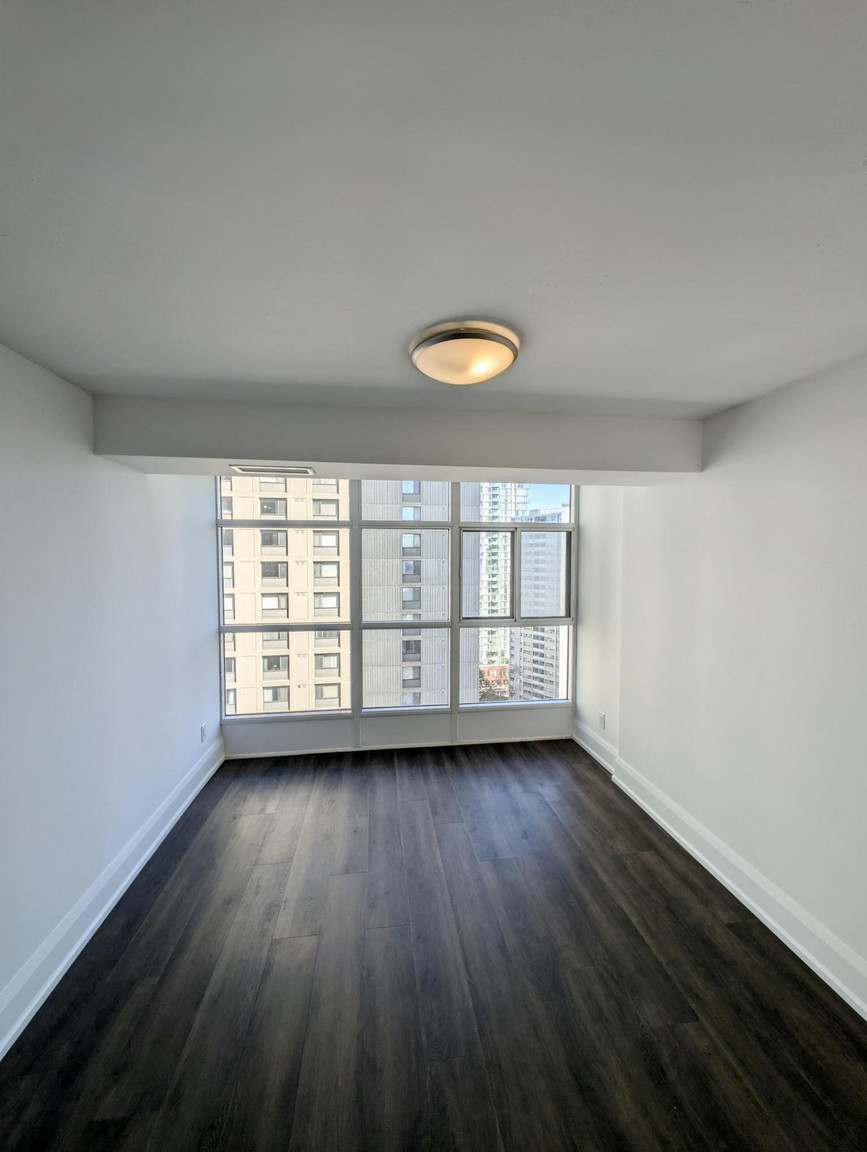 Bay Charles Towers  - Photo 21