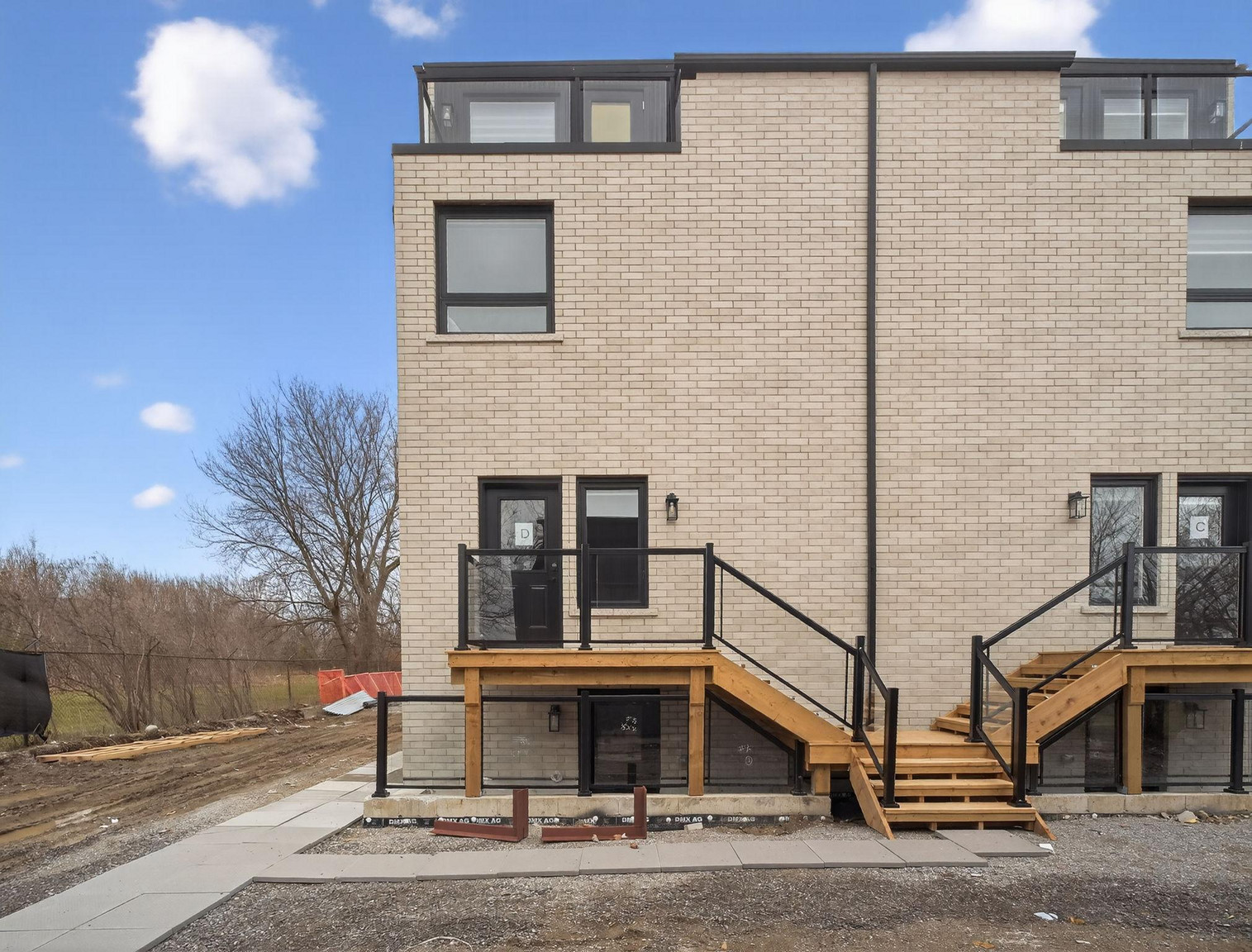 1 Dunsmore Gardens