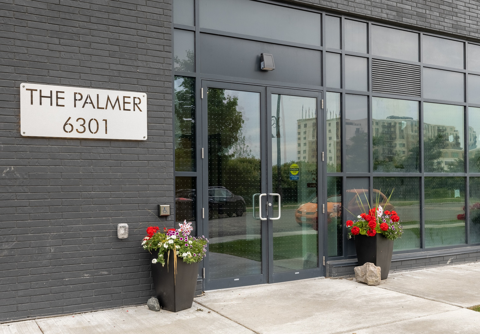 The Palmer  - Photo 2