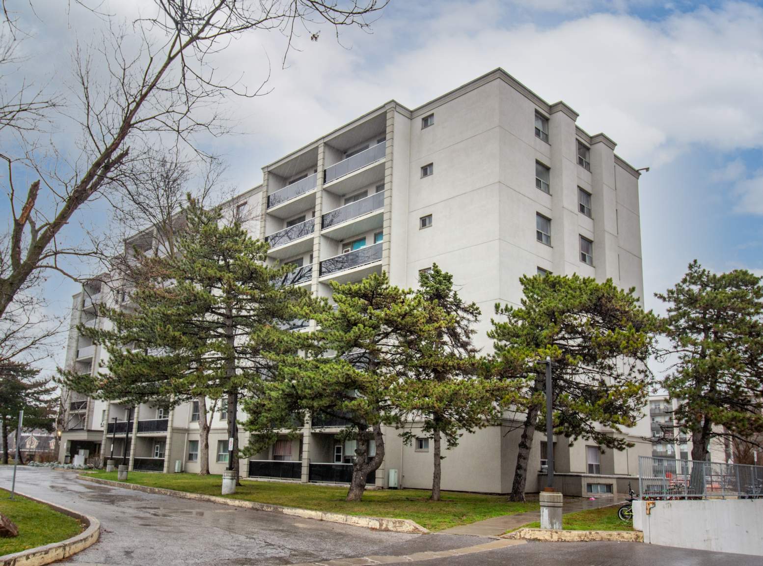 7471 Yonge Street Thornhill - Photo 2