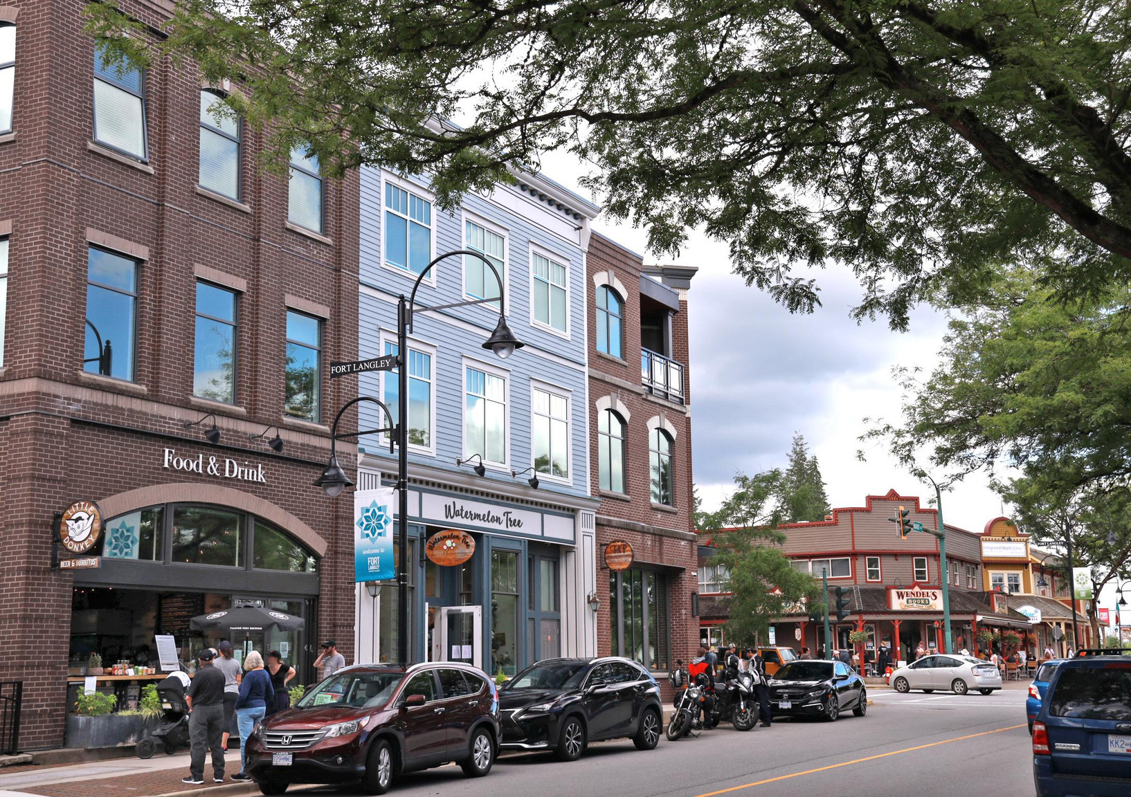 The Village at Thunderbird Centre - Photo 9