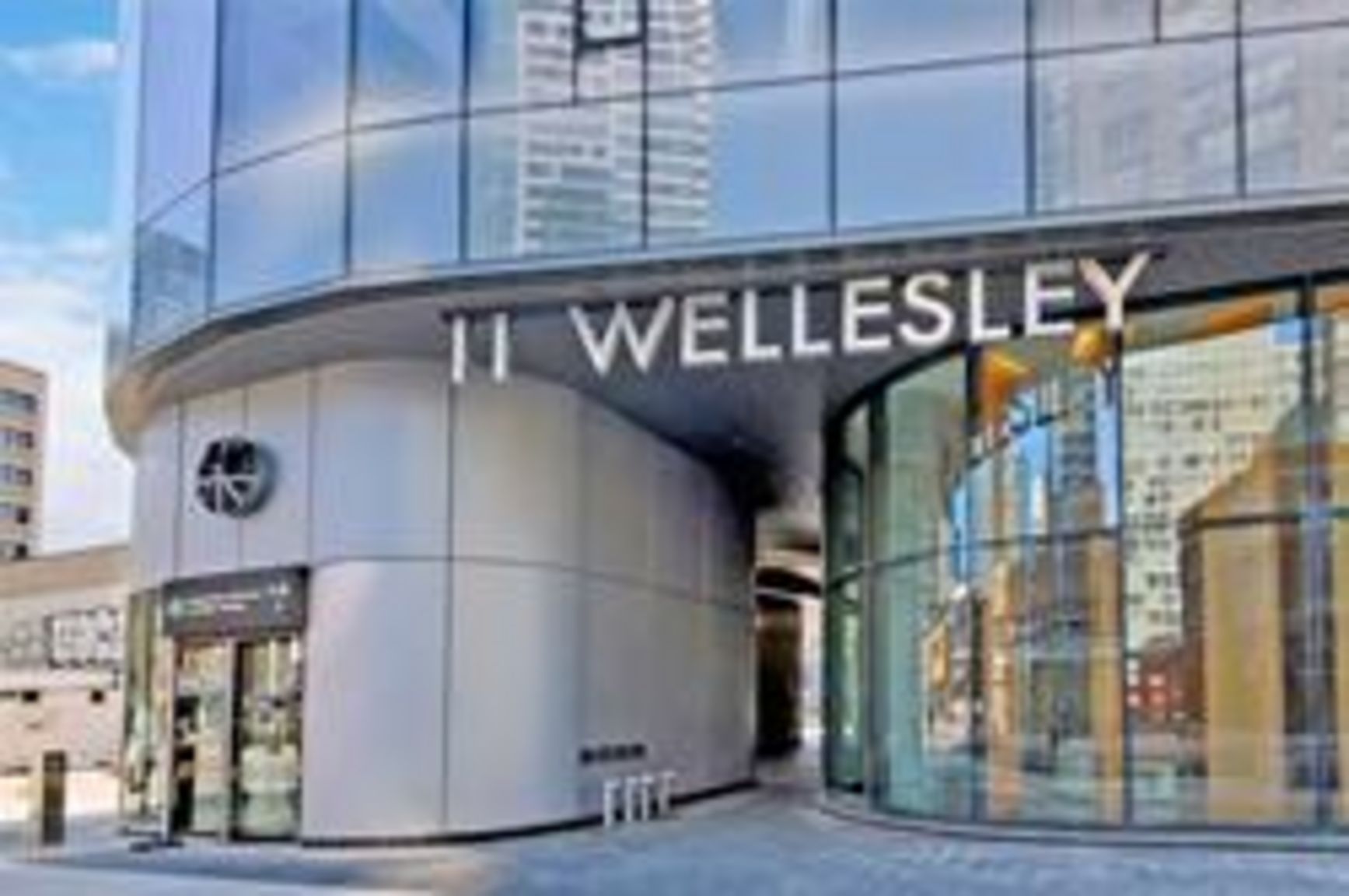 11 Wellesley (Wellesley on the Park) - Photo 3