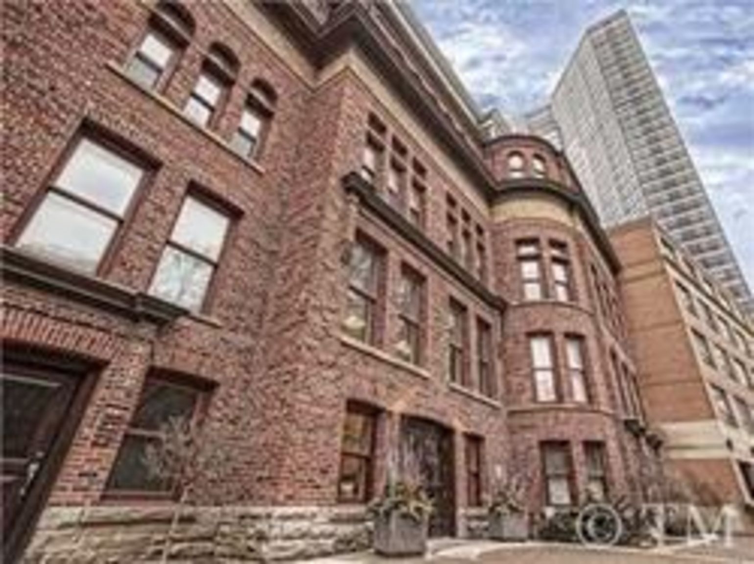 11 St Joseph St 
