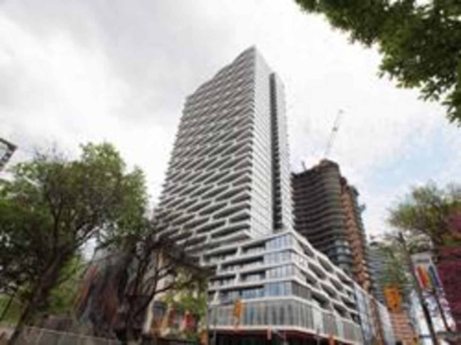 85 Wood (Axis Condos)