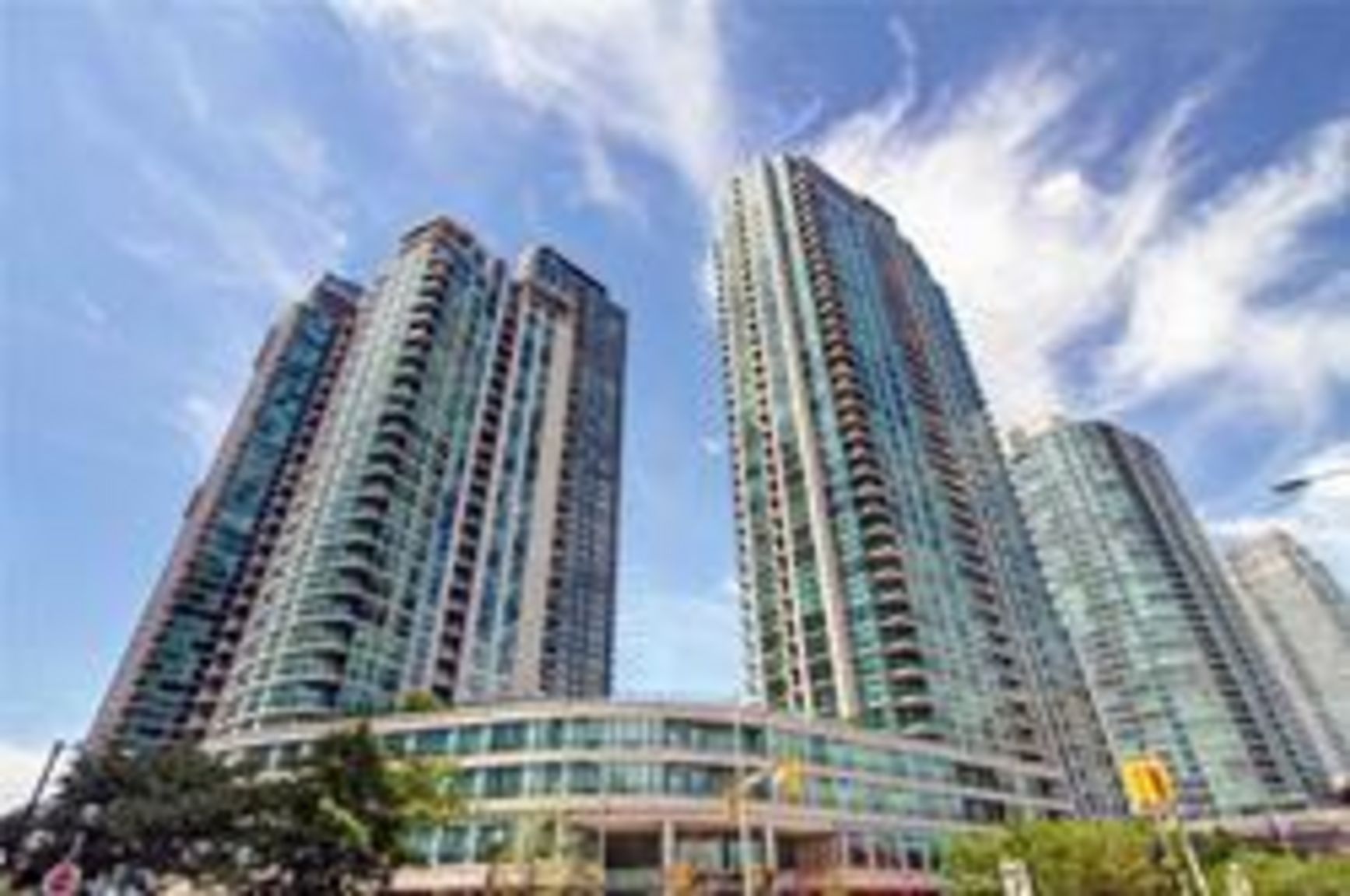 16 Yonge St