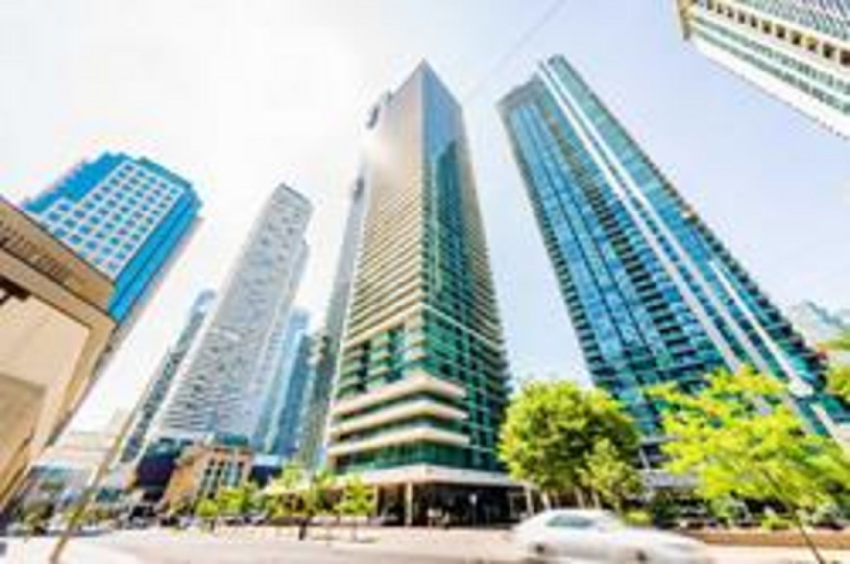 33 Bay (Pinnacle Tower)