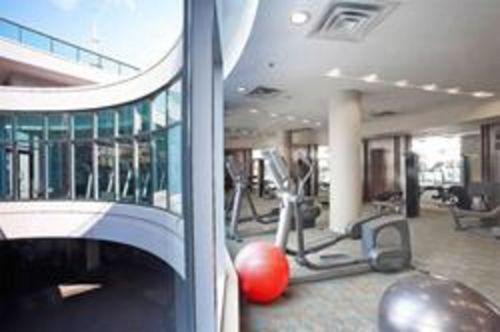 33 Bay (Pinnacle Tower) - Photo 13