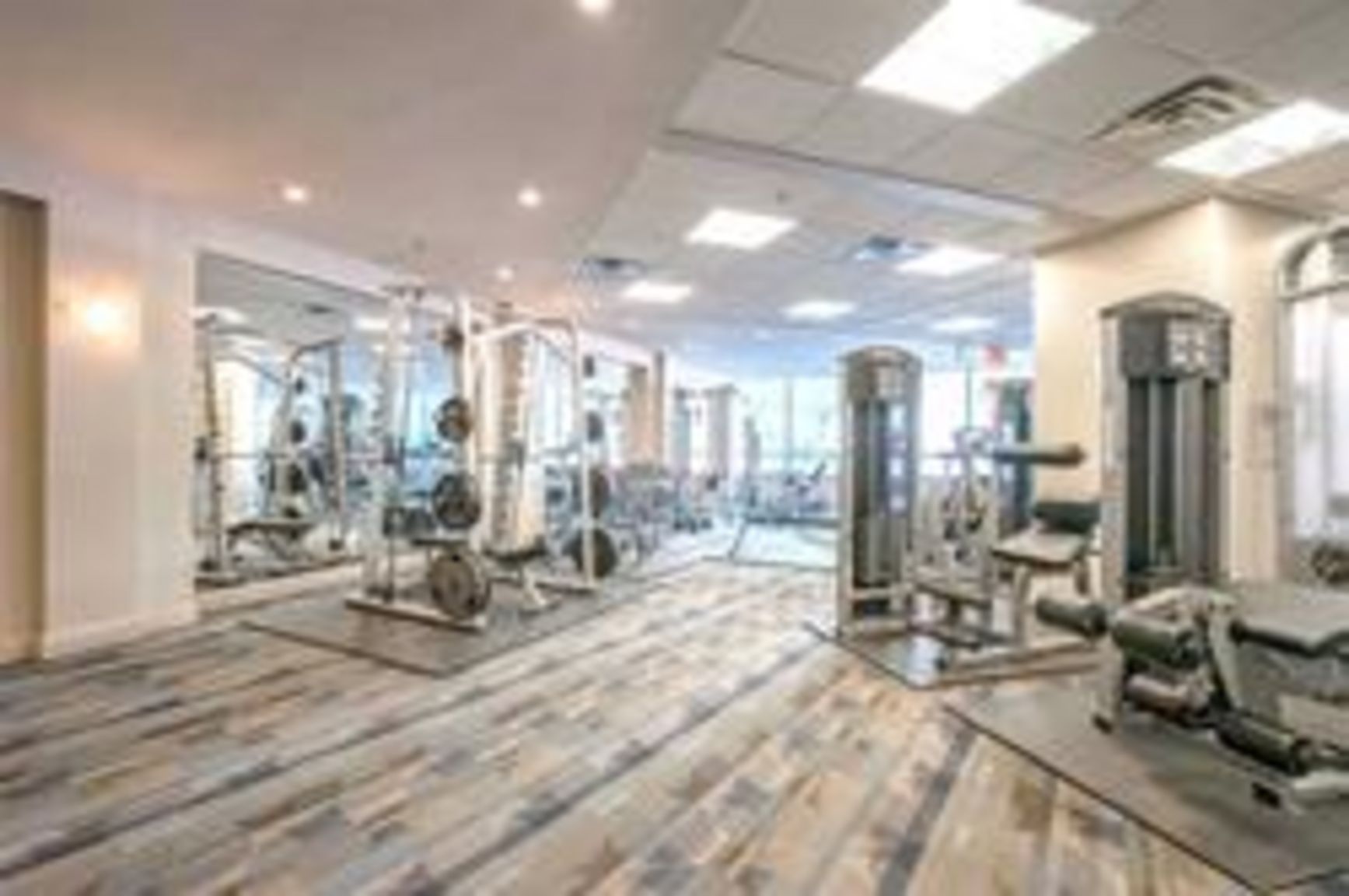33 Bay (Pinnacle Tower) - Photo 14