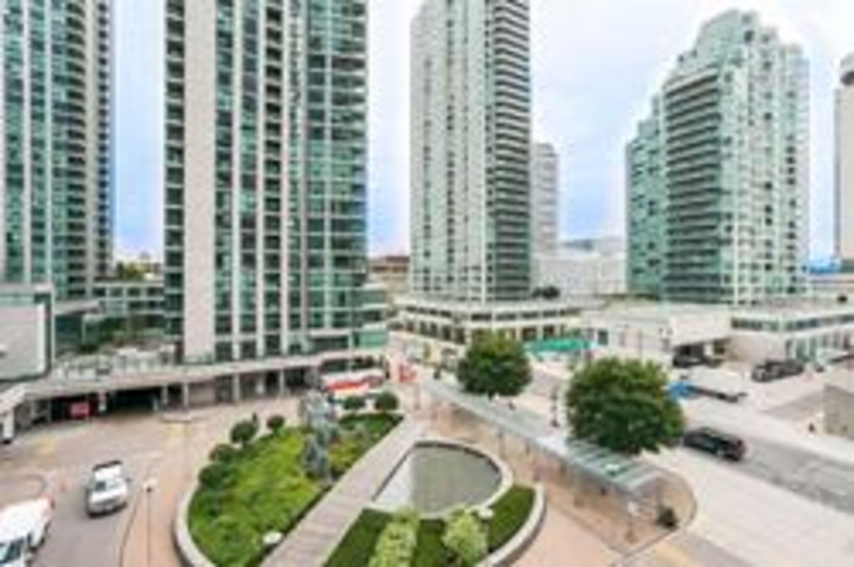 33 Bay (Pinnacle Tower) - Photo 3