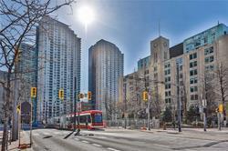 208 Queens Quay (Waterclub II - South Tower) - Photo 24